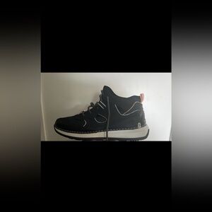 Timberland sneaker/boot NWT 9.5